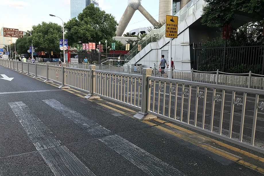 爱可青市政护栏用于上海东方明珠项目